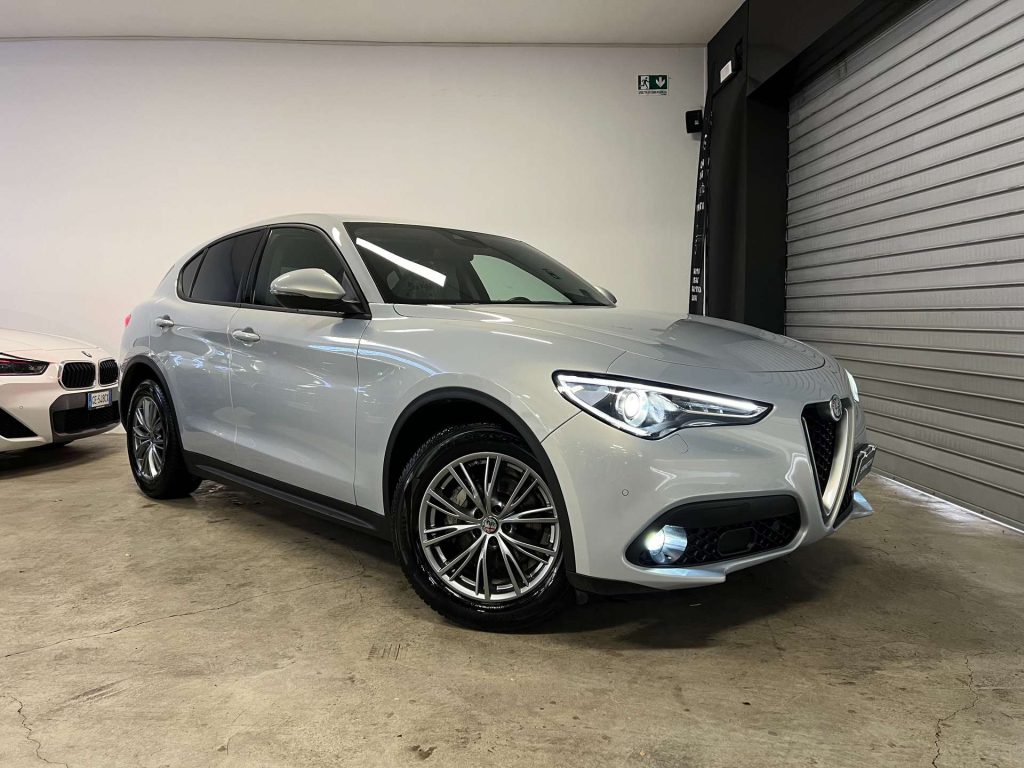 Alfa Romeo Stelvio  Business 2.2 160cv – AUTOCARRO N1 IVA ESPOSTA