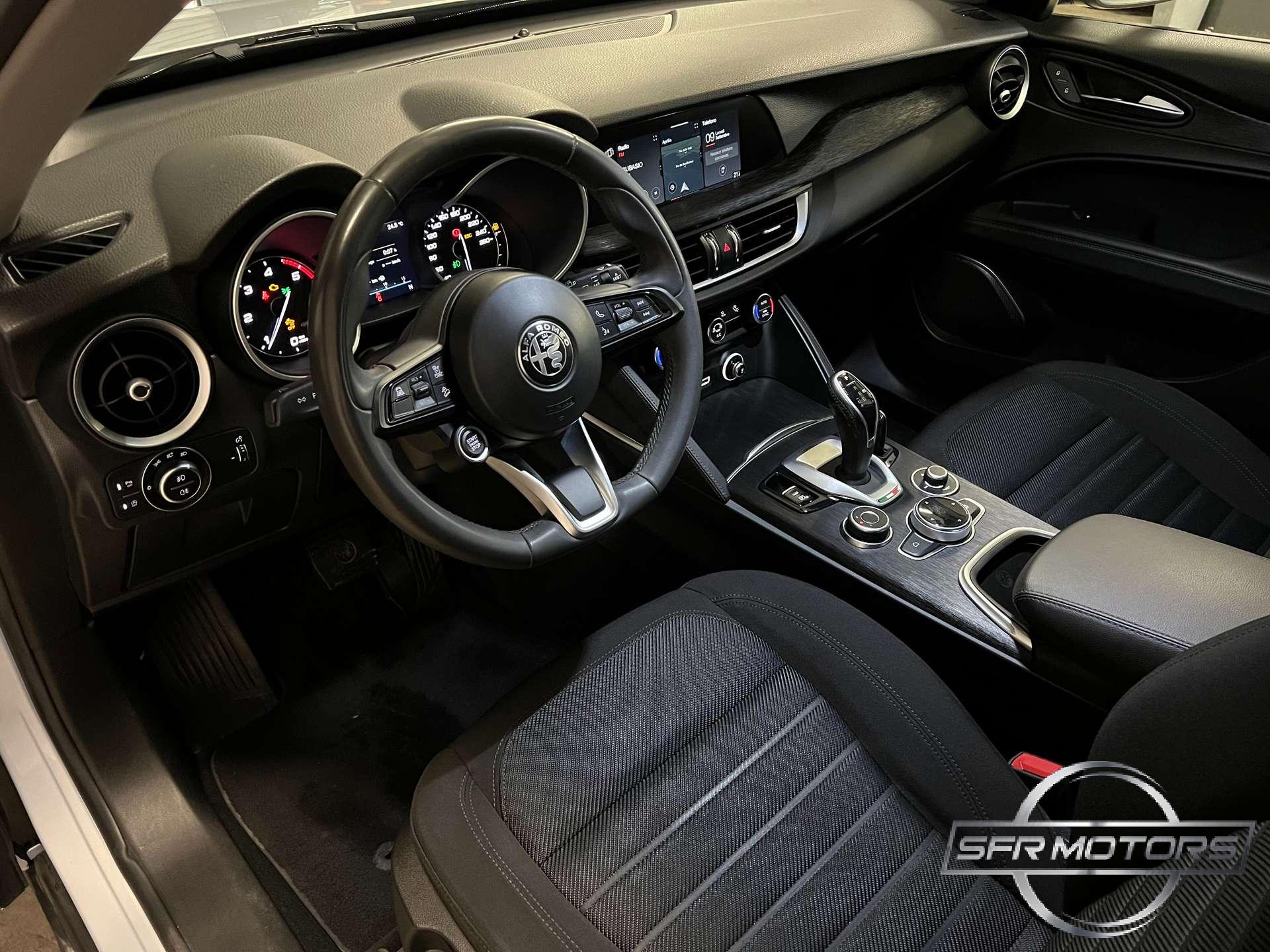 Alfa Romeo Stelvio  Business 2.2 160cv – AUTOCARRO N1 IVA ESPOSTA