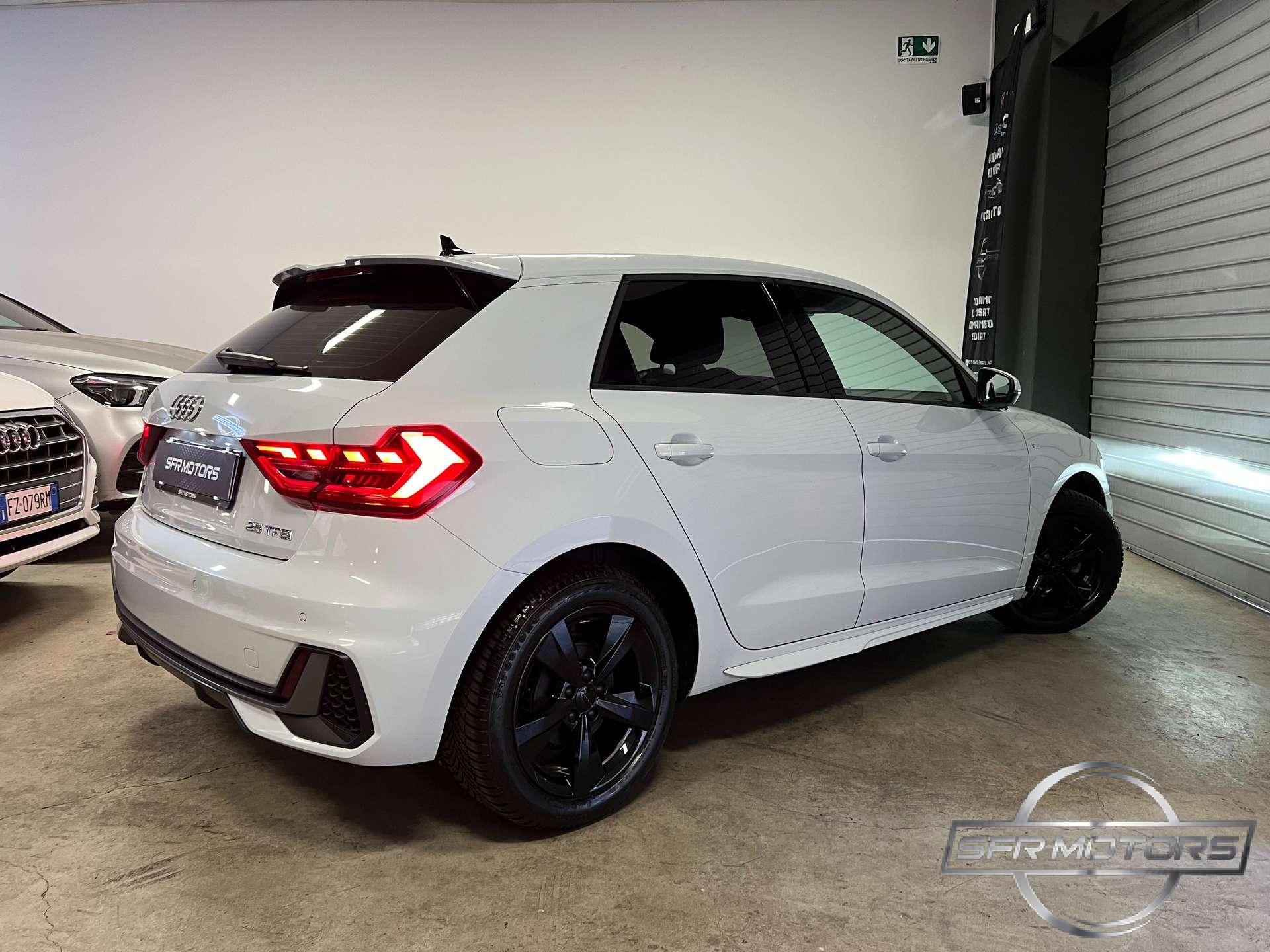 Audi A1  Sportback 25 TFSI 1.0 95cv S line interno esterno