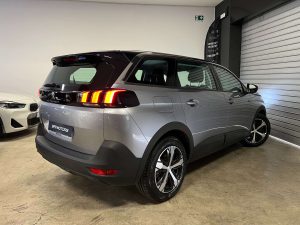 Peugeot 5008  Business 1.5 131cv 7 POSTI – IVA ESPOSTA