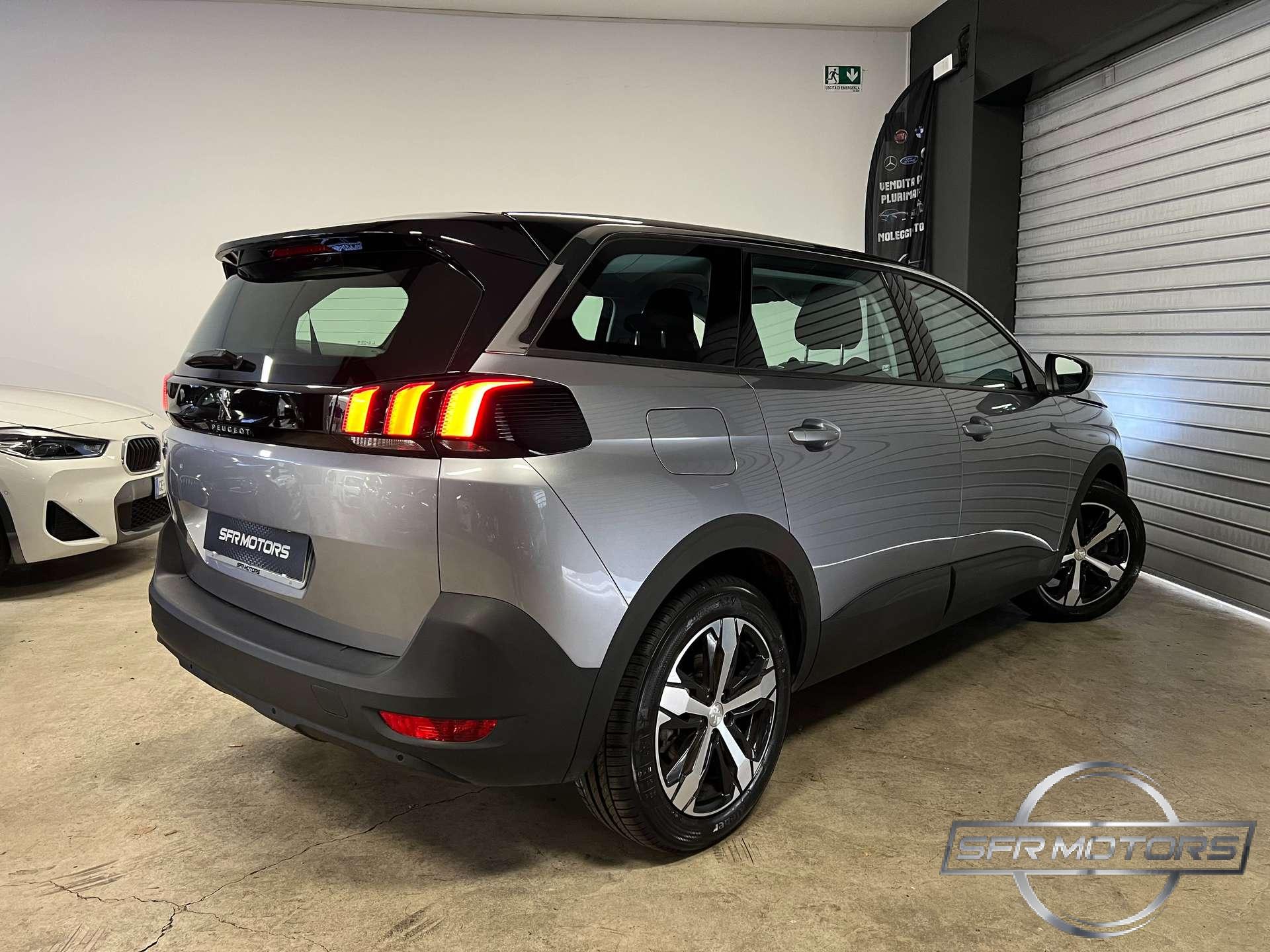 Peugeot 5008  Business 1.5 131cv 7 POSTI – IVA ESPOSTA