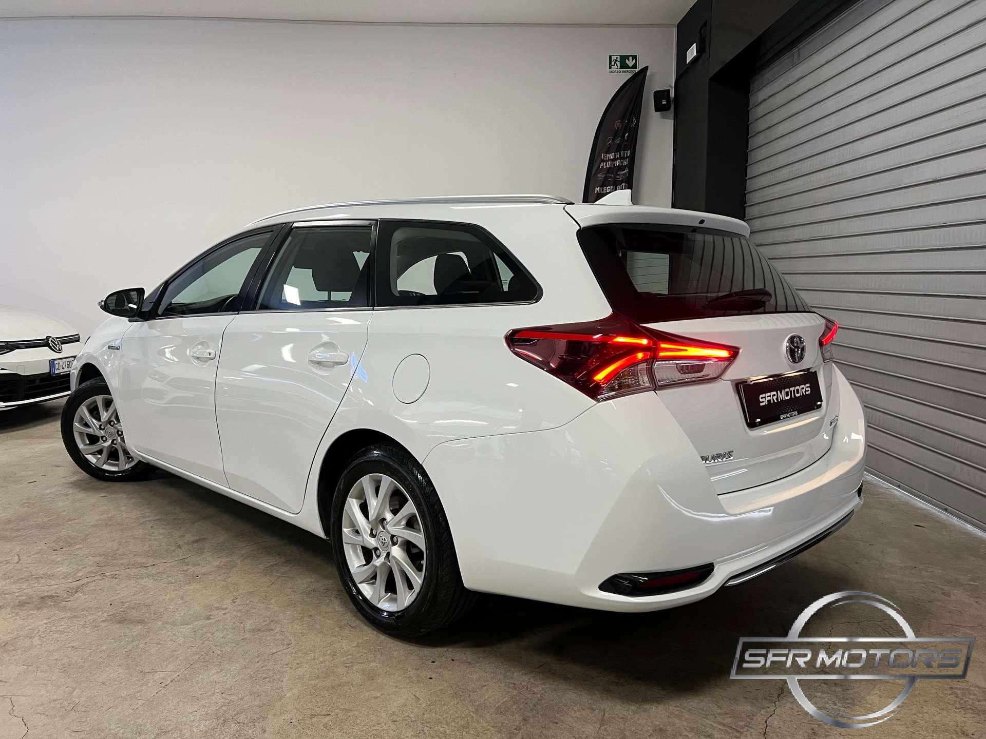 Toyota Auris  Hybrid 1.8 99cv