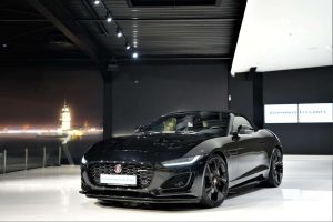 Jaguar F-Type  Cabrio 2.0 i4 R-Dynamic Black rwd 300cv auto