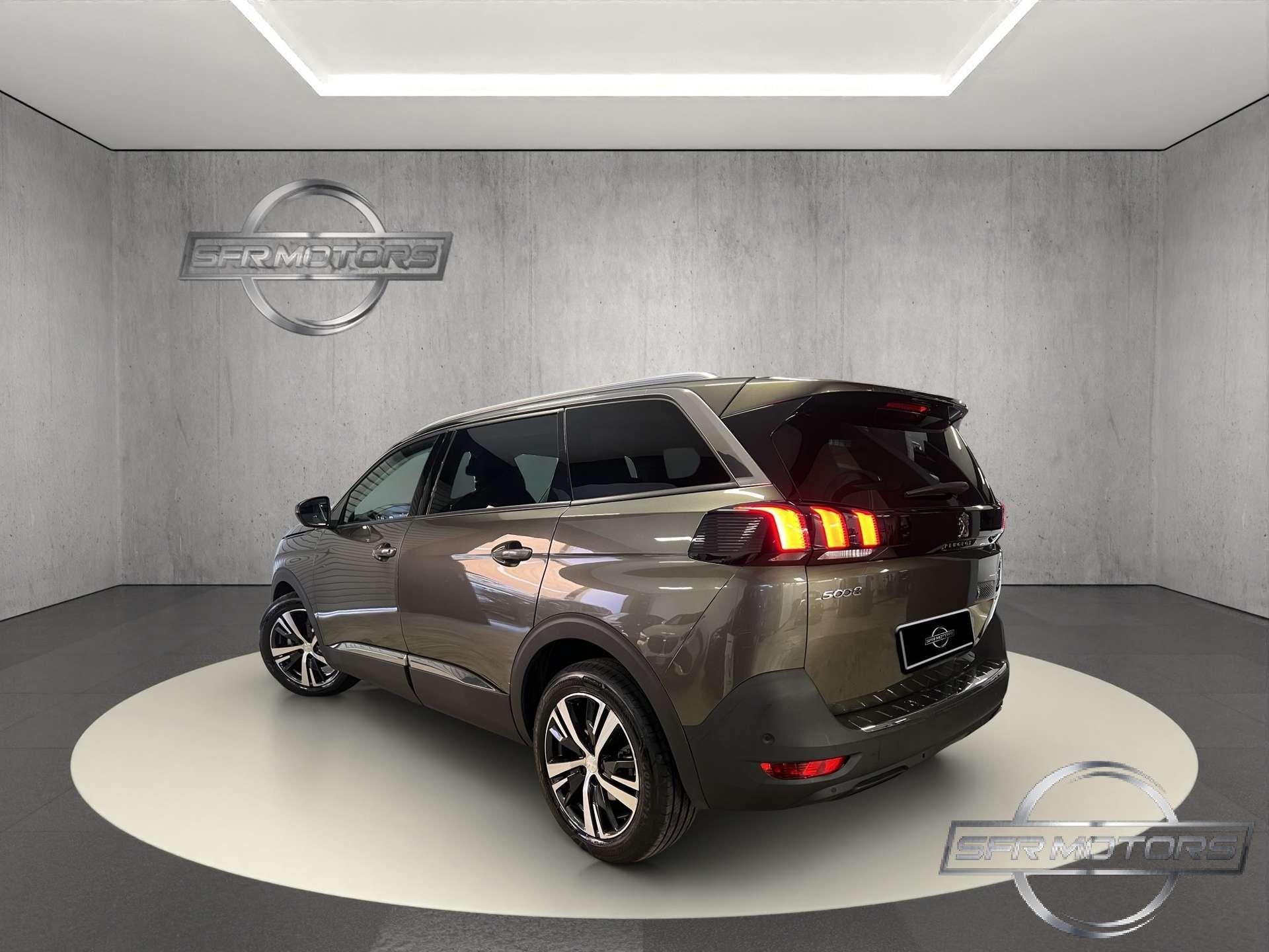 Peugeot 5008  Allure 1.5 bluehdi – IVA ESPOSTA