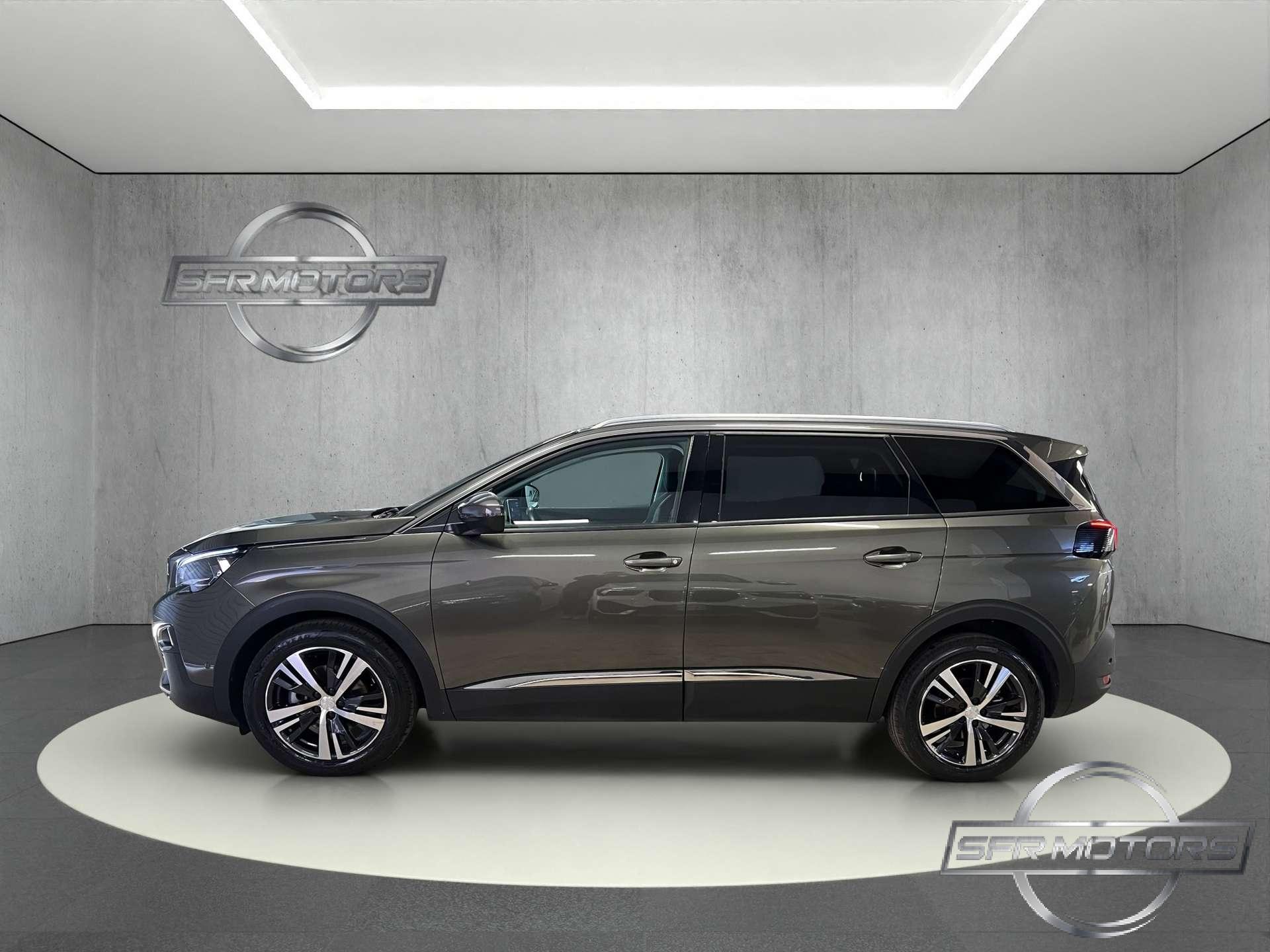 Peugeot 5008  Allure 1.5 bluehdi – IVA ESPOSTA