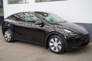 Tesla Model Y  Standard Range RWD – MATRIX/LED