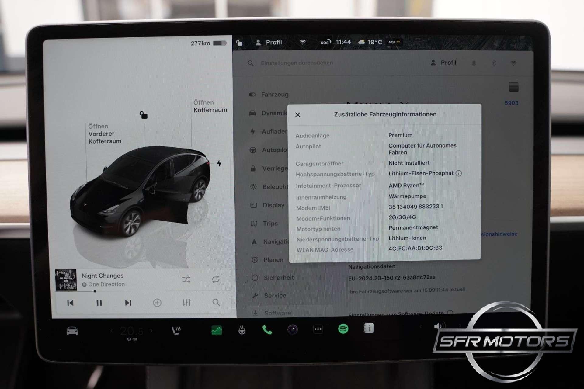 Tesla Model Y  Standard Range RWD – MATRIX/LED