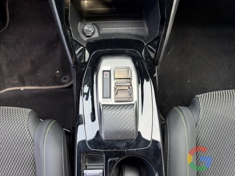 Peugeot 208 208 1.2 hybrid GT Exclusive 145cv e-dcs 6 – PROMO/IVA ESP.