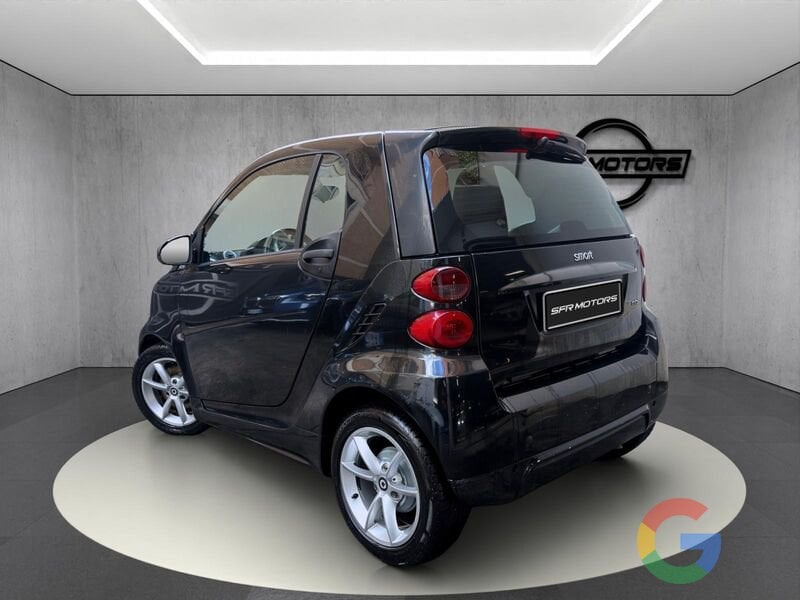 smart fortwo Fortwo 1.0 more black 71cv – SERVOSTERZO
